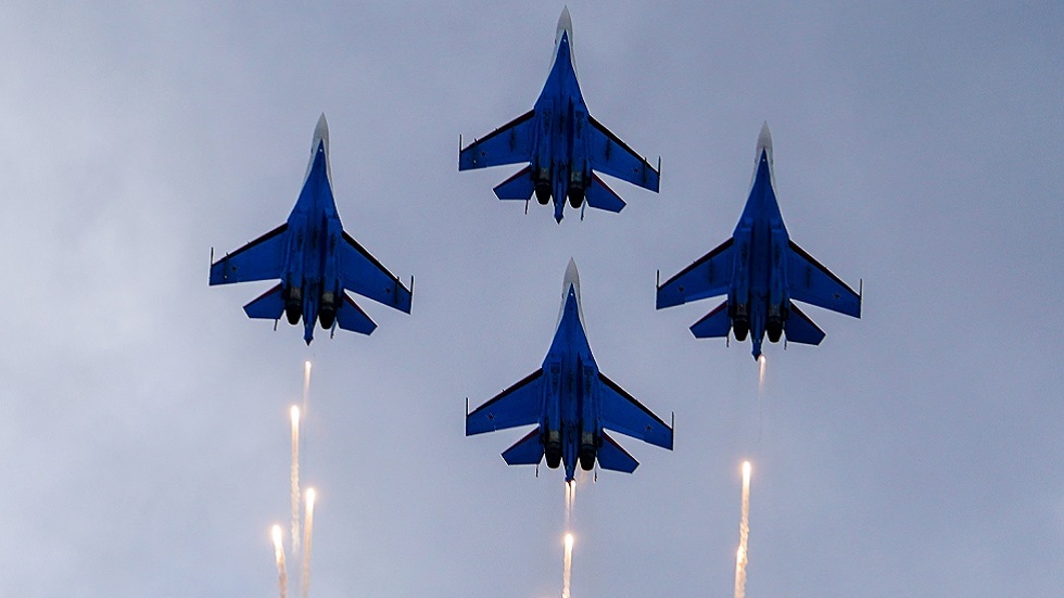 القوات الجوية الروسية تحتفل بعيد ميلادها الـ110 (فيديو)