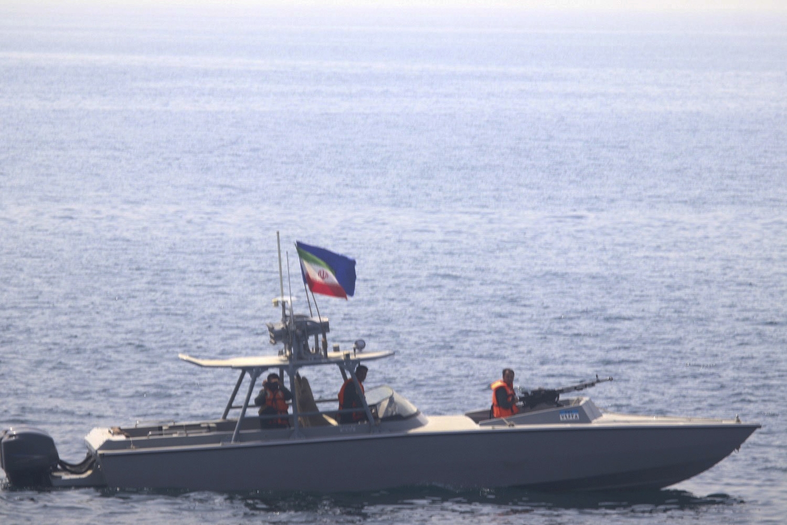 إيران: الحرس الثوري يحتجز سفينة تهرب الوقود بالخليج