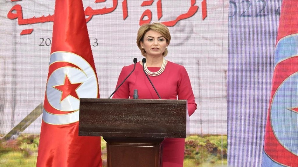 تونس.. انتقادات لظهور زوجة الرئيس سعيد وأخيه وتدخلهما في المسائل السياسية