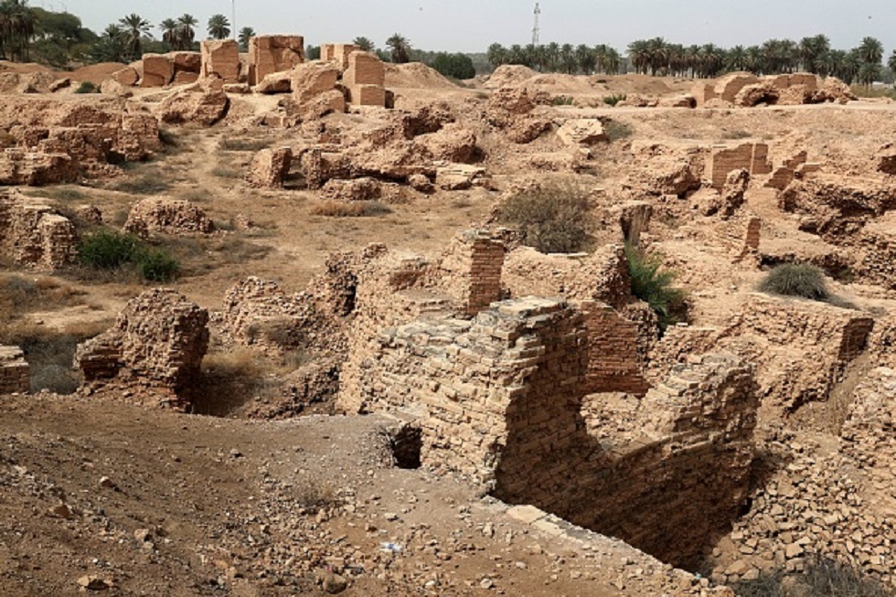 العراق.. اكتشاف كنز أثري مهم في تل أسود بالنجف (صور)