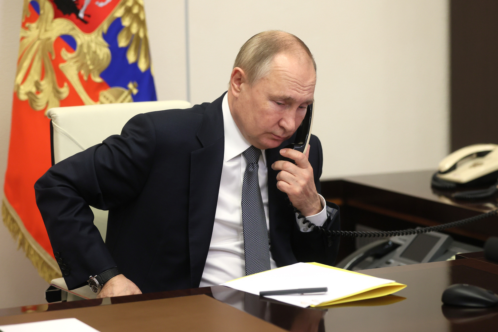 بوتين يبحث مع ميرضيائيف هاتفيا التحضيرات للقمة المرتقبة لمنظمة شنغهاي للتعاون