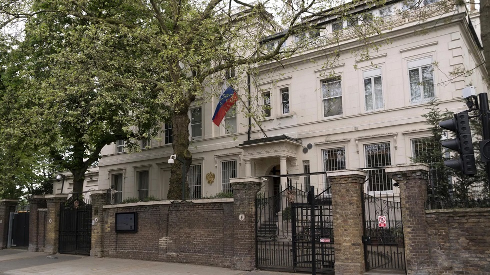 السفارة الروسية في لندن تطالب 