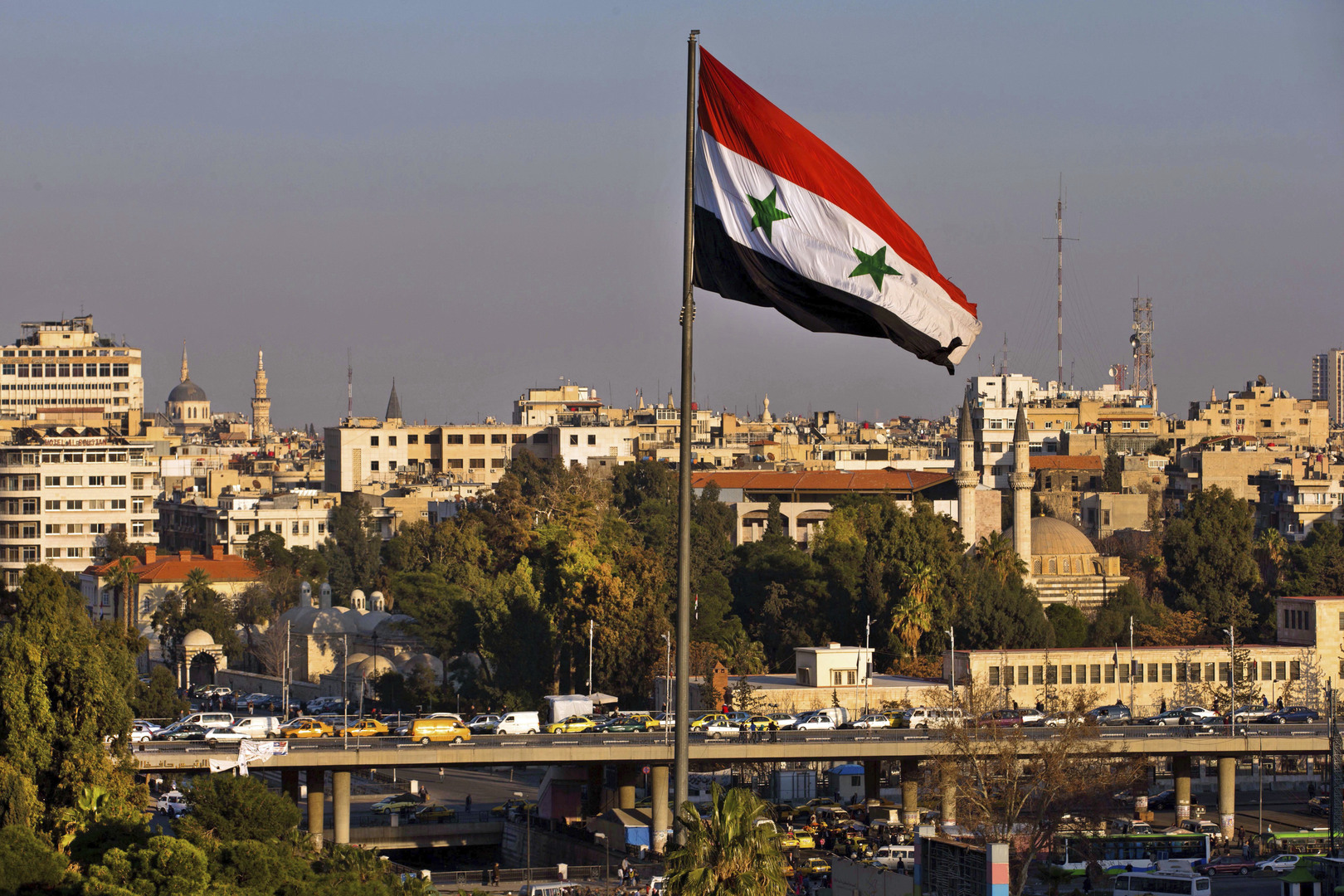 دمشق: أي حوار أو تواصل رسمي مع واشنطن لن يكون إلا علنيا ومؤسسا على قاعدة احترام سيادة سوريا