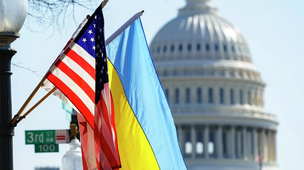 صحيفة: واشنطن تستخدم أوراسيا وأوكرانيا لاستعادة هيمنتها الآخذة في الزوال