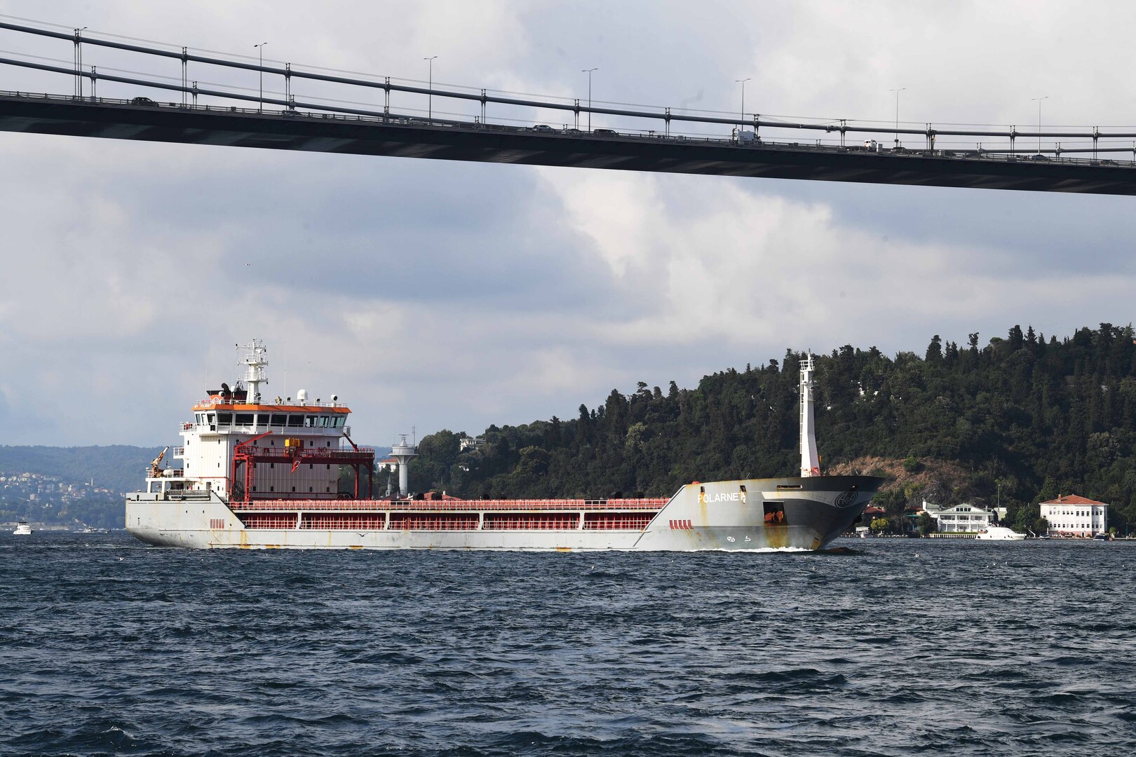 تعطل سفينة شحن متجهة إلى روسيا أثناء عبورها مضيق البوسفور في تركيا