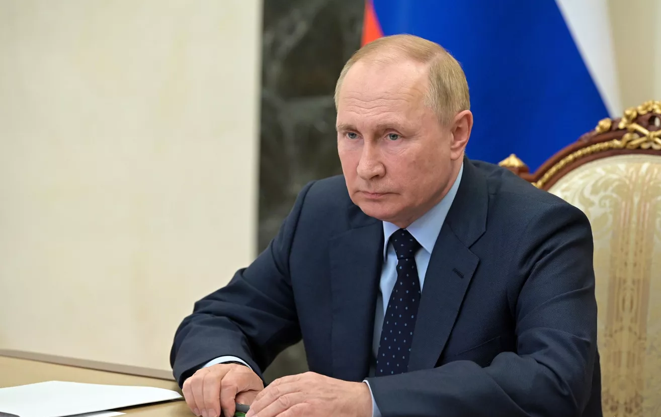 بوتين يوجه رئيس الوزراء بزيارة المناطق الروسية التي تشهد حرائق غابات