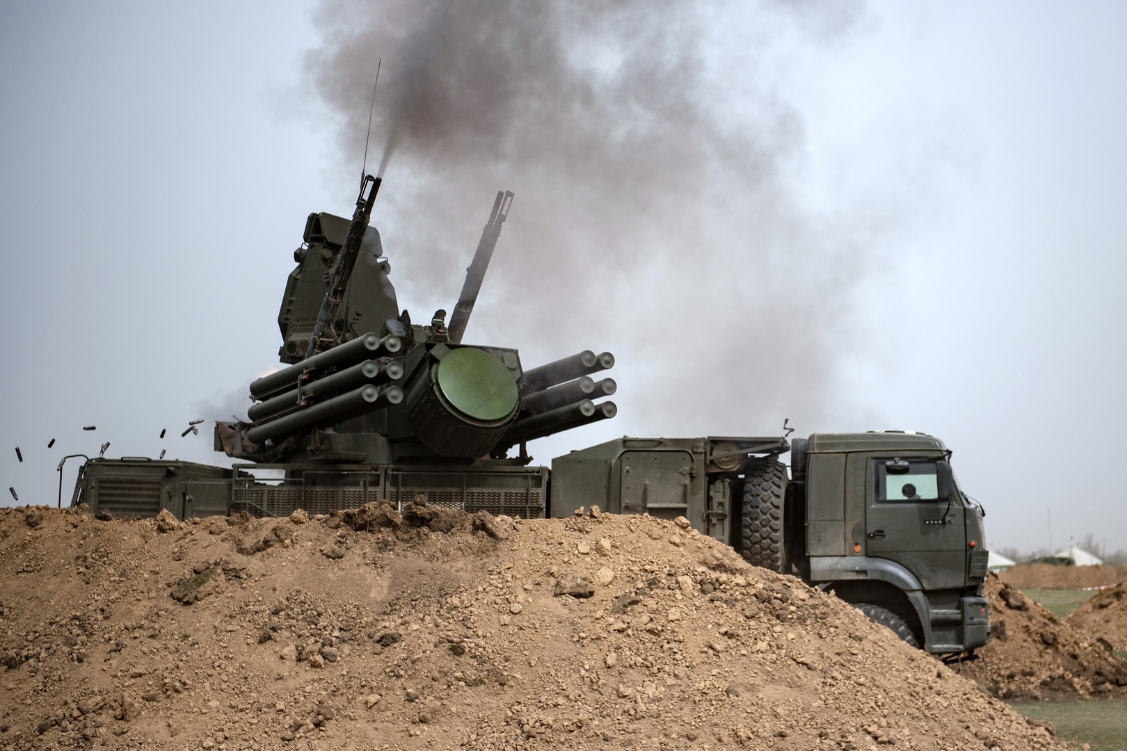 الدفاع الروسية: الدفاعات الجوية السورية أسقطت صاروخين و7 قذائف إسرائيلية موجهة