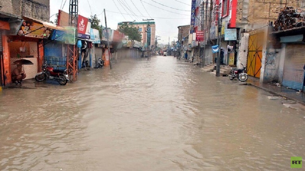 باكستان تعلن الطوارئ بعد مقتل 1000 شخص جراء الفيضانات