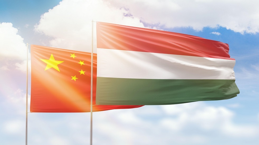 وزير الخارجية المجري: رياح التغيير الاقتصادي العالمي تهبّ من الشرق