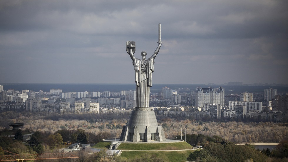 حاكم جمهورية لوغانسك الشعبية يحث على عدم التخلي عن مدينة كييف للمتطرفين