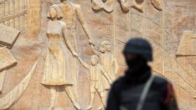 مصر.. الأمن يعيد 40 ألف جنيه إلى ثري عربي بعد تعرضه للسرقة