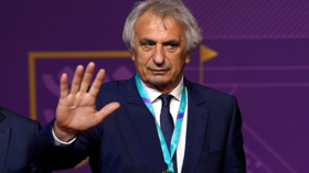 راتب خيالي ومساعدون أجانب.. الأهلي يتوصل لاتفاق مع خليلوزيتش لخلافة سواريش