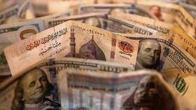 موقع مصري يضع 10 توقعات لسعر الدولار في مصر خلال الأيام المقبلة