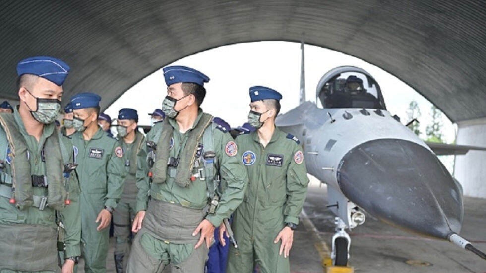 تايوان تحذر الصين بـ"رد قوي وغير معتاد"