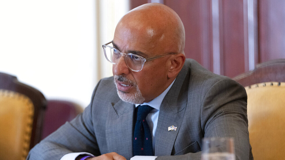 وزير المالية البريطاني قلق من شتاء قاس