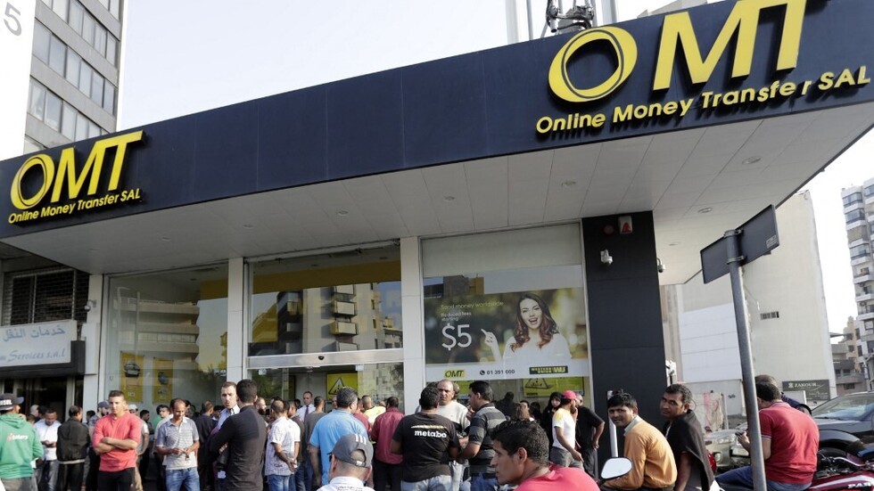 لبنان.. الدولار يتجاوز عتبة الـ35 ألفا