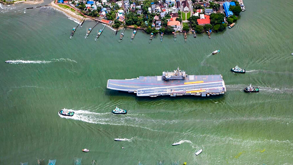 وسط مخاوف من تنامي نفوذ الصين.. الهند تدشن حاملة طائرات جديدة