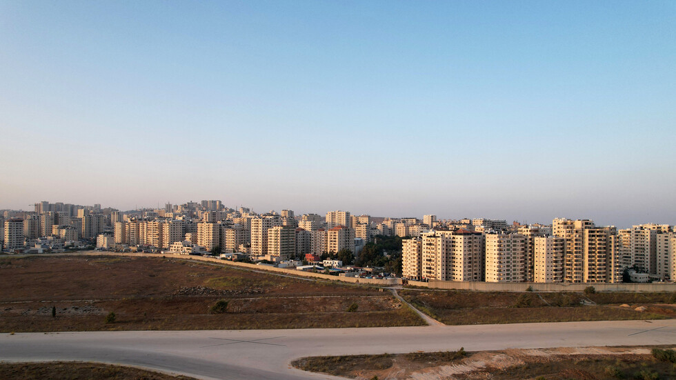 السلطات الإسرائيلية تفرض قيودا جديدة لدخول الضفة الغربية