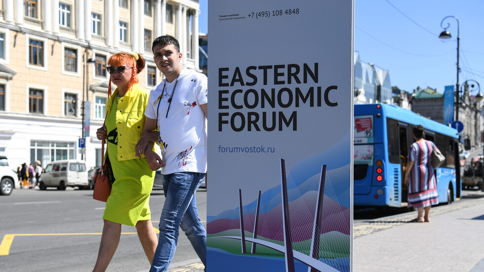 أهازيج ورقصات تراثية.. افتتاح معرض "شارع الشرق الأقصى" في منتدى فلاديفوستوك الروسي