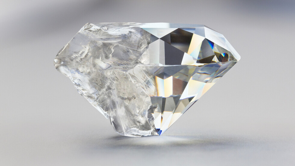 العلماء يطورون تقنية تحويل النفايات البلاستيكية إلى ألماس!