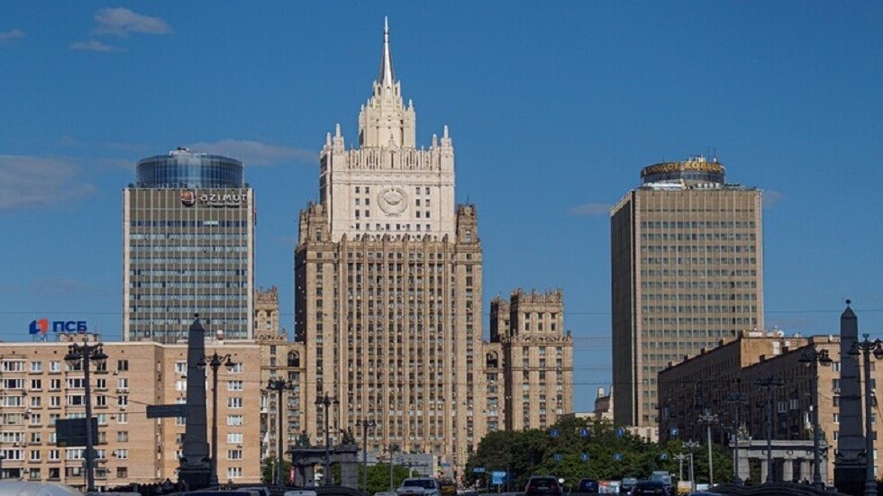 روسيا تضيف 25 شخصية أمريكية إلى قائمة العقوبات