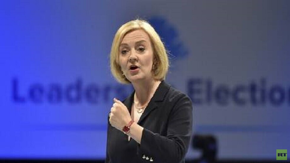 بريطانيا.. احتجاجات على ارتفاع أسعار الكهرباء أمام مقر إقامة ليز تراس