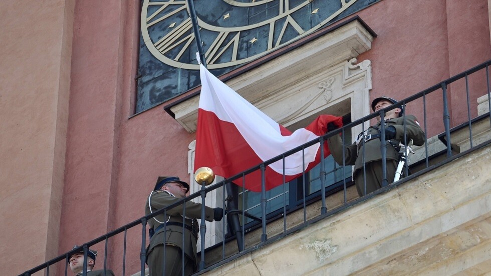 بولندا توقع عقودا بقيمة 1.5 مليار دولار لشراء أسلحة