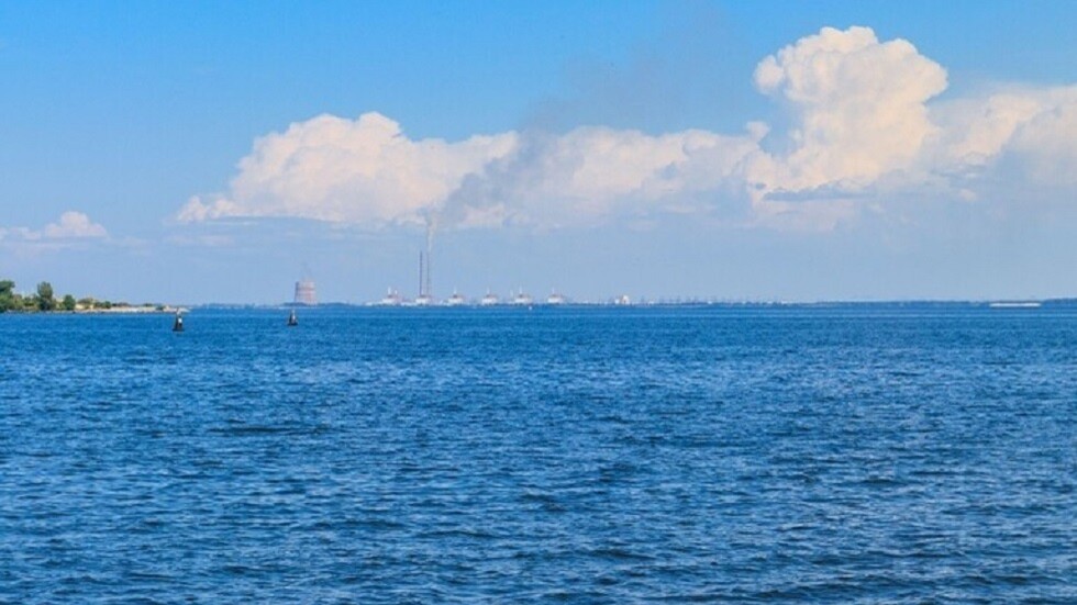 القوات الأوكرانية تواصل قصف مدينة إنيرغودار