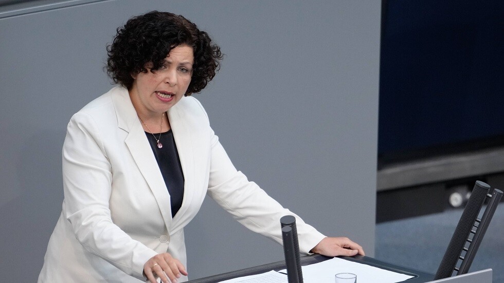 نائبة ألمانية من أصول مصرية تدين العقوبات ضد روسيا