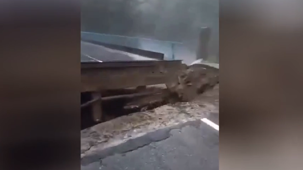 بالفيديو.. إعصار 