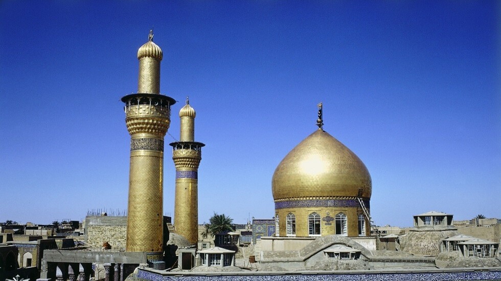 بعد انتشار مقاطع فيديو تسخر منهم.. رجل دين عراقي يتحدث إلى الزائرين الإيرانيين (فيديو)