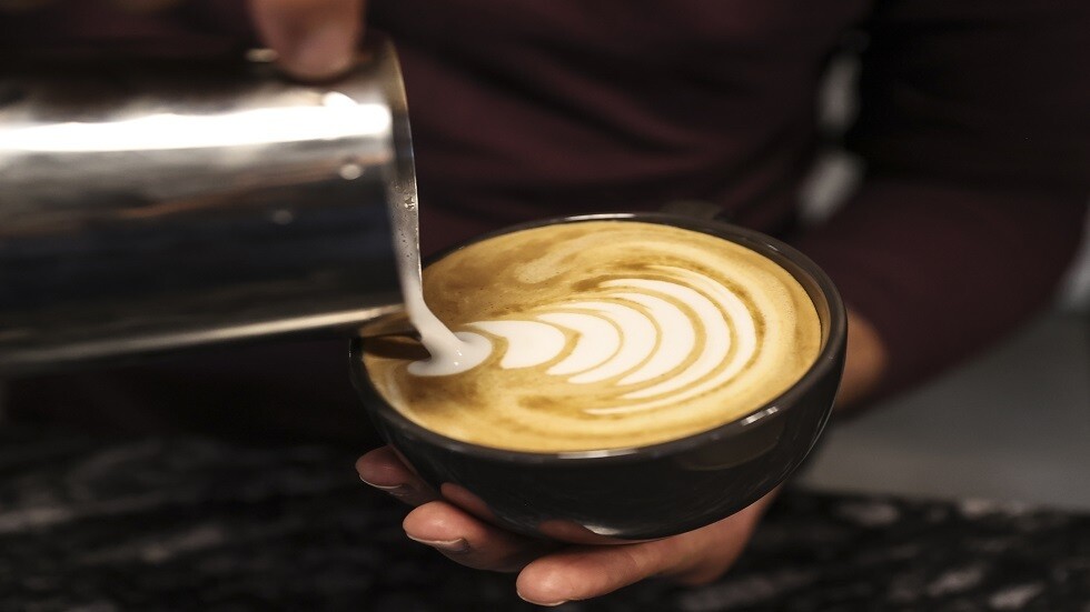 سعر فنجان قهوة "اللاتيه" يثير غضب البريطانيين