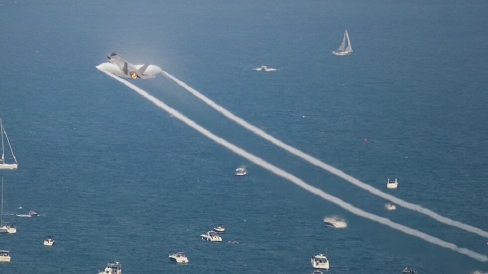 Military Watch: مقاتلة F-22 الأمريكية فاشلة لكثرة عيوبها