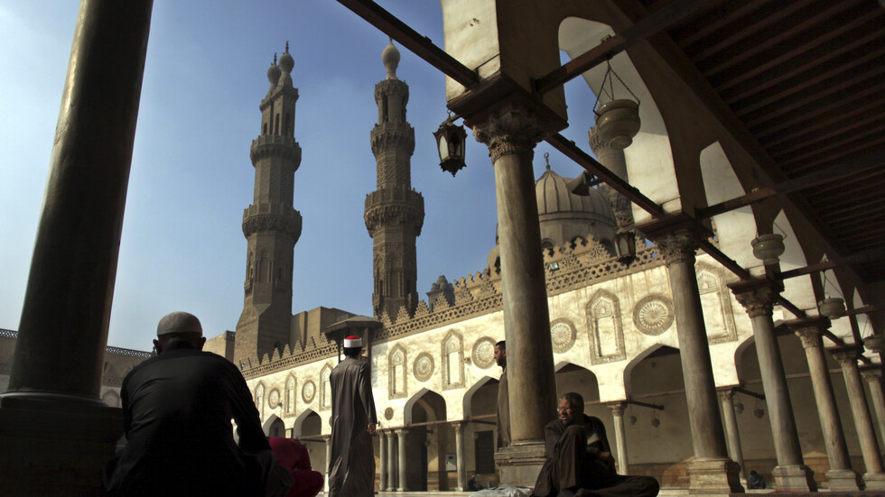 شيخ الأزهر: محاولات تنحية الدين جانبا عن حياة الناس باءت بالفشل
