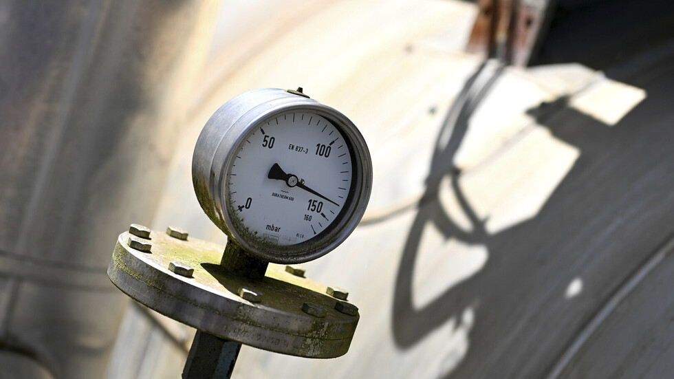 إسبانيا تضاعف مشترياتها من الغاز من روسيا وتخفضها من الجزائر