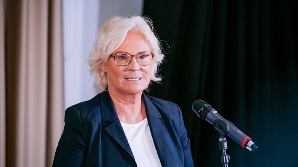 وزيرة الدفاع الألمانية: موقع ألمانيا الدولي يحتّم عليها أن تصبح قوة عسكرية ريادية في أوروبا