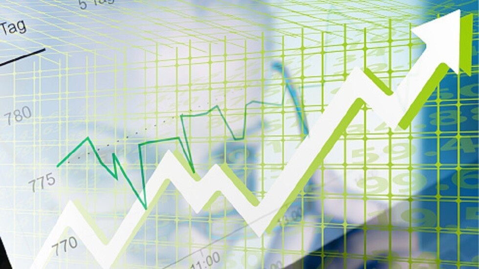 ارتفاع أسعار النفط والذهب والسلع الأخرى عند الإغلاق