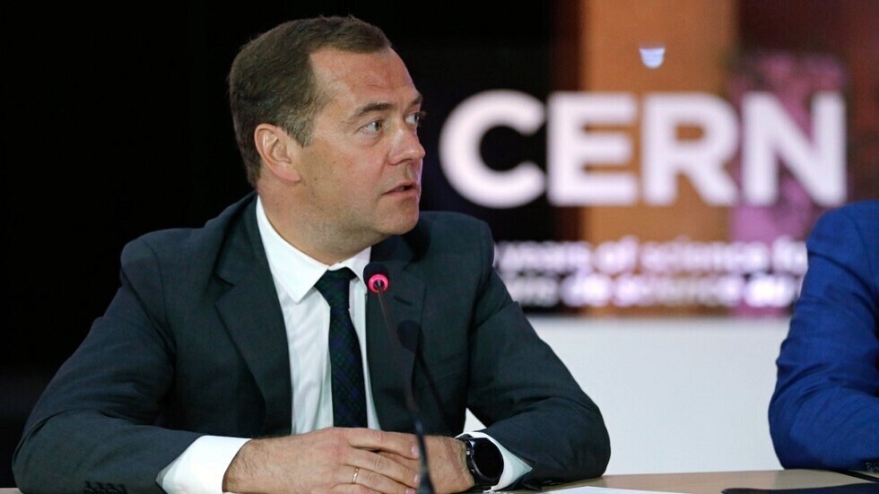 مدفيديف يحذر من خروج العملية العسكرية الروسية في أوكرانيا عن حدودها المرئية