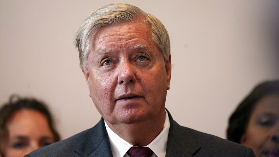 سيناتور جمهوري يطرح مشروع قانون يحظر الإجهاض بعد الأسبوع الـ15 من الحمل