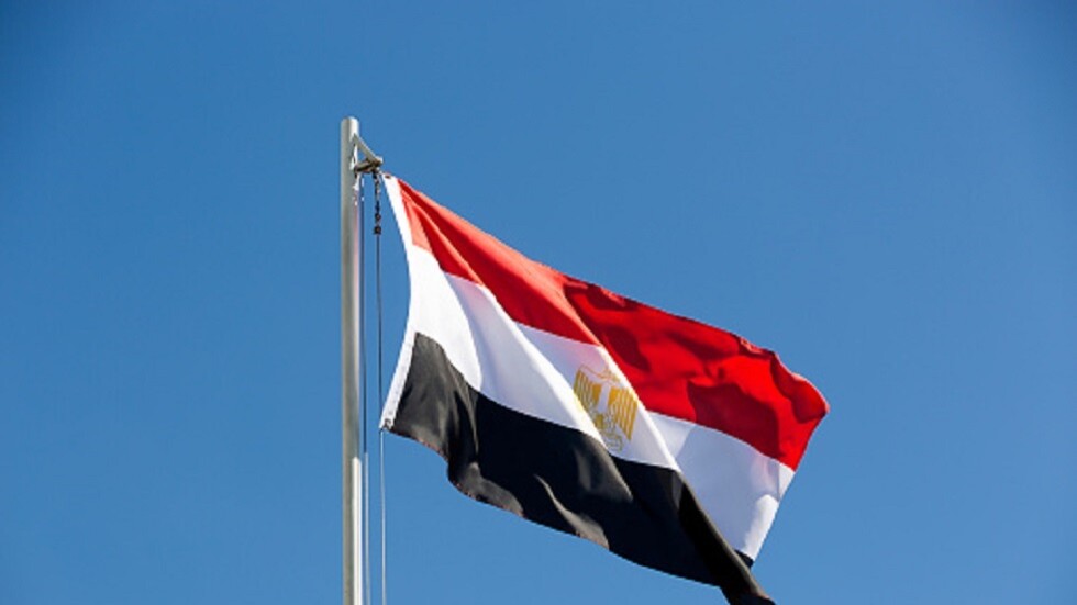 مصر.. شاب يطعن فتاة في المنصورة