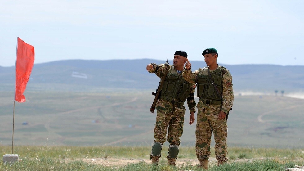 دوشنبه: مقتل شخص وجرح اثنين إثر قصف قرغيزستان للحدود مع طاجيكستان