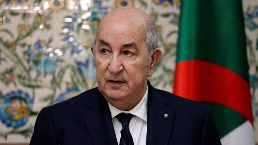 الرئيس الجزائري يجري حركة واسعة في سلك الولاة