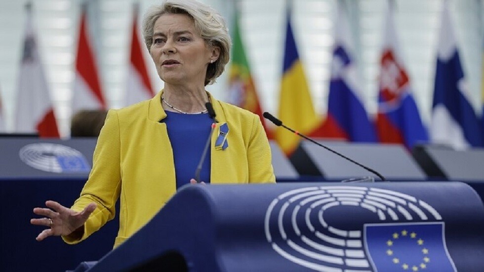 رئيسة المفوضية الأوروبية: أوكرانيا تخوض حربا من أجلنا ومن الضروري تزويدها بالأسلحة