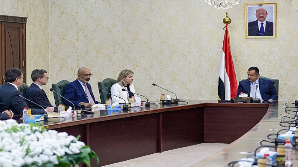 الحكومة اليمنية تحذر من خطر كبير سيطال مصر والسعودية