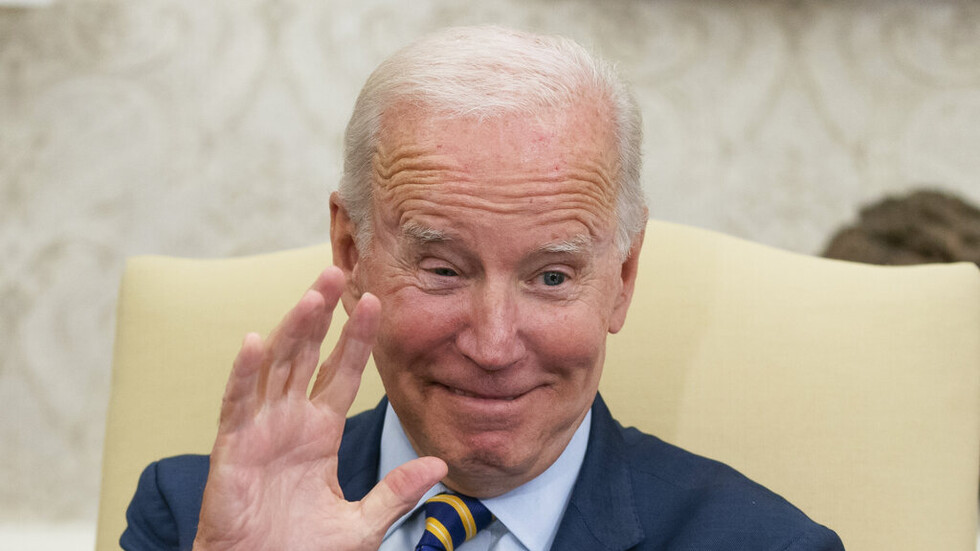 واشنطن تايمز: عدم كفاءة بايدن واضحة والأمر غير متعلق بالعمر