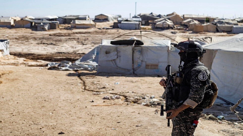 قوة كردية  تعتقل 226 شخصا في مخيم الهول بسوريا