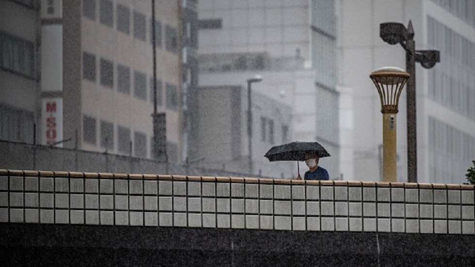 إعصار "ناندامول" يجتاح جنوب غرب اليابان
