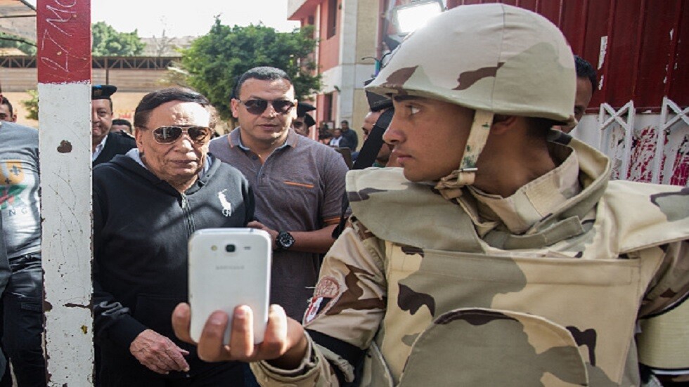 شريف حلمي يلتقي عادل إمام بعد "إشاعة الزهايمر": الزعيم يتمتع بذاكرة خصبة وبصحة جيدة