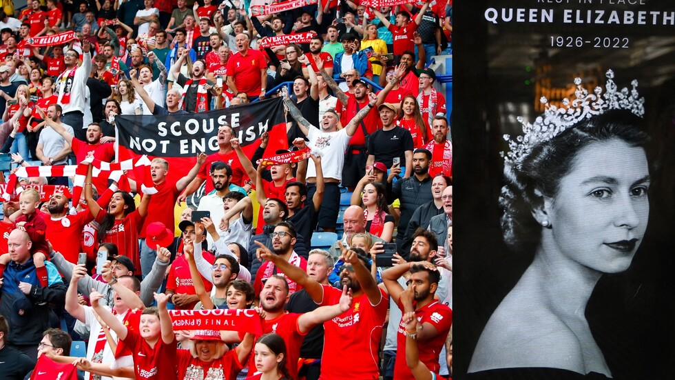 ما سر كراهية جمهور ليفربول للملكة إليزابيث والعائلة المالكة؟