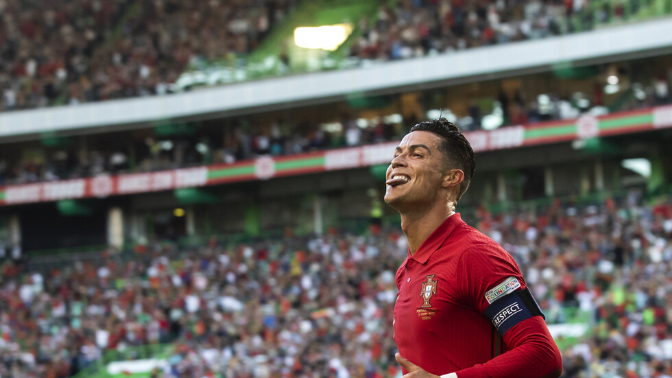 قبل مونديال قطر.. رونالدو يتفوق على ميسي ولاعبي العالم بلقب جديد